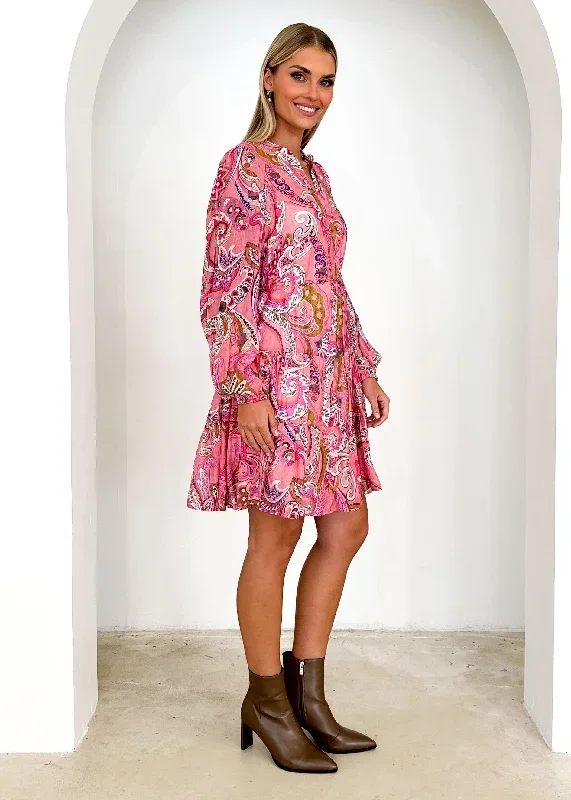 awsonna-dress-pink-paisley